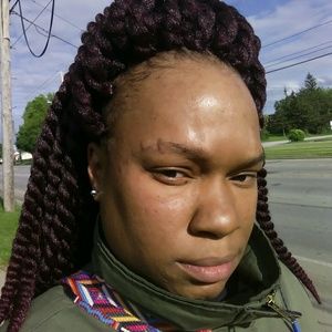 Meet your Posher, Alexis